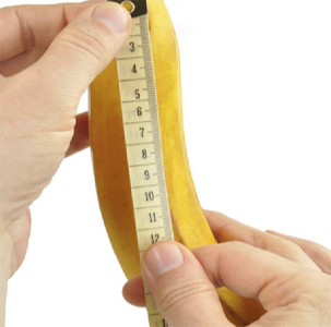 banana se măsoară cu o bandă de centimetru